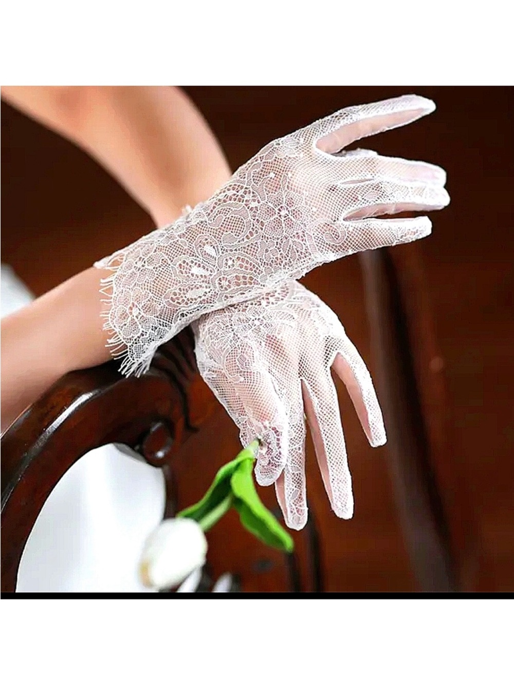 Exquisite Lace Gloves Bridal Weddings Tea Derby Brunch Church Formal new